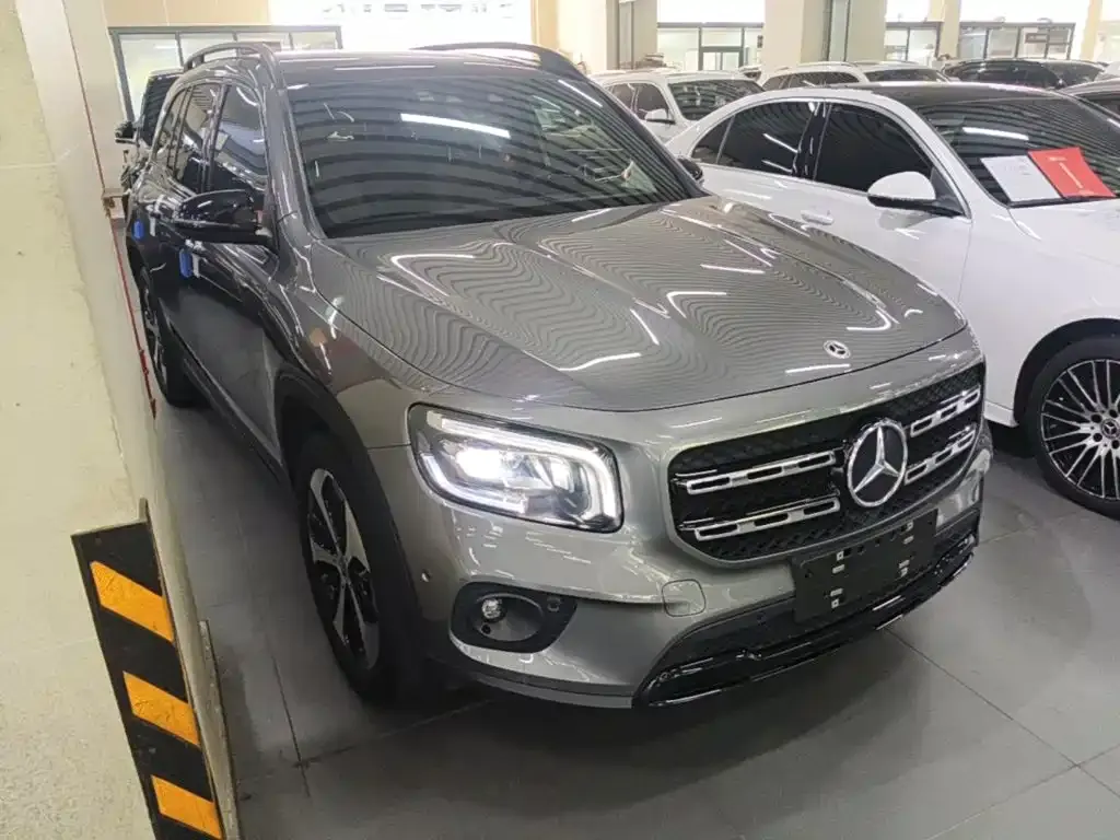 Mercedes-Benz GLB — фото 10