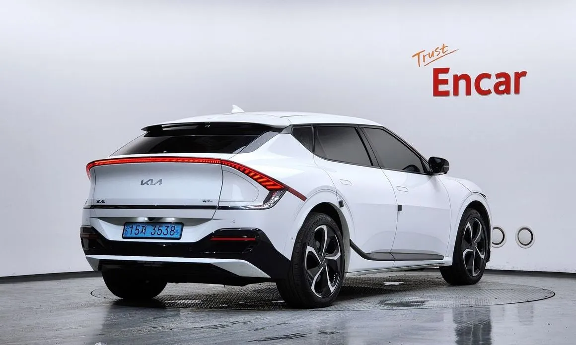 Kia EV6 — фото 8