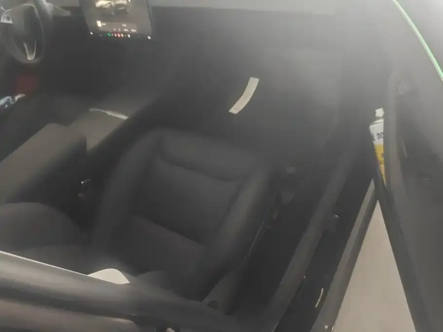 Tesla Model 3 — фото 2