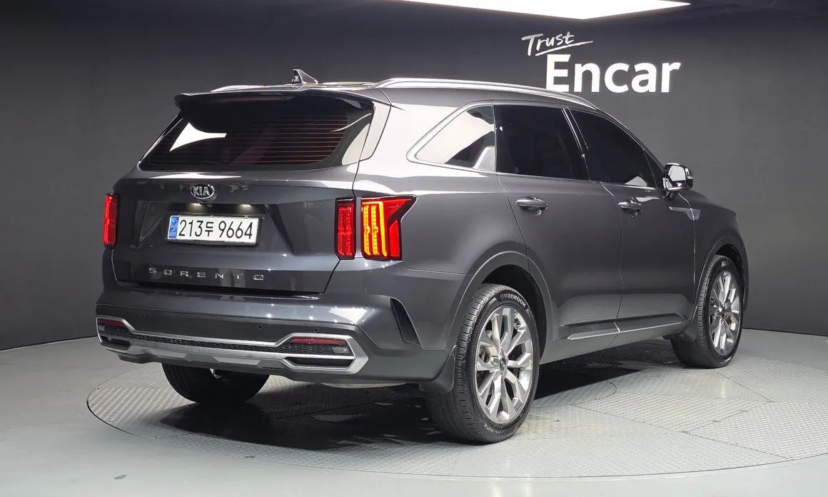 Kia Sorento — фото 10
