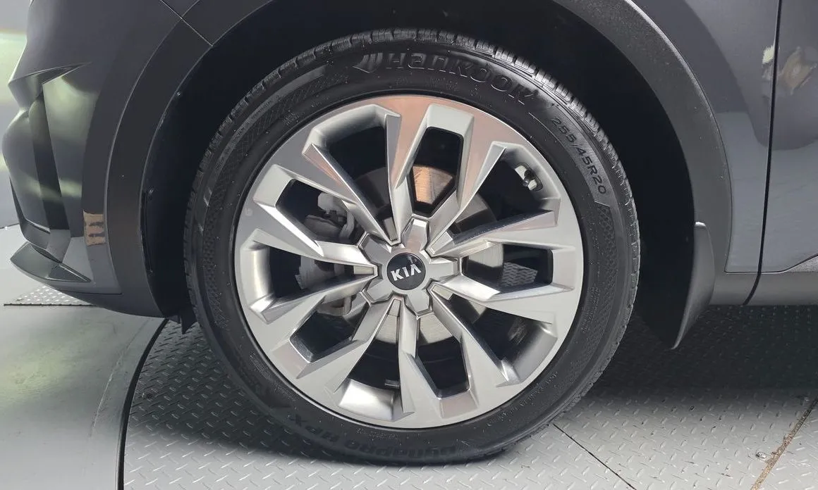 Kia Sorento — фото 6