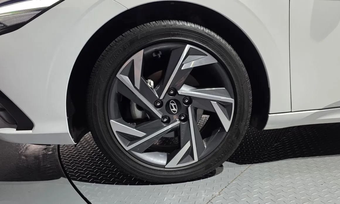 Hyundai AVANTE — фото 9