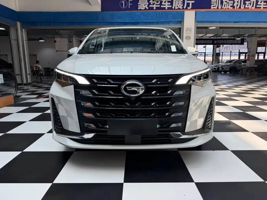 GAC Motor Trumpchi M6 — фото 6