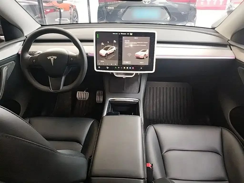 Tesla Model Y — фото 5