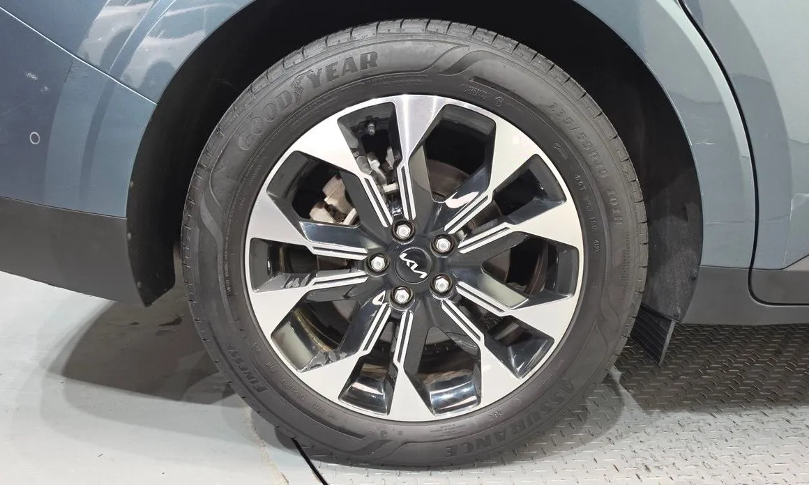Kia Carnival — фото 10
