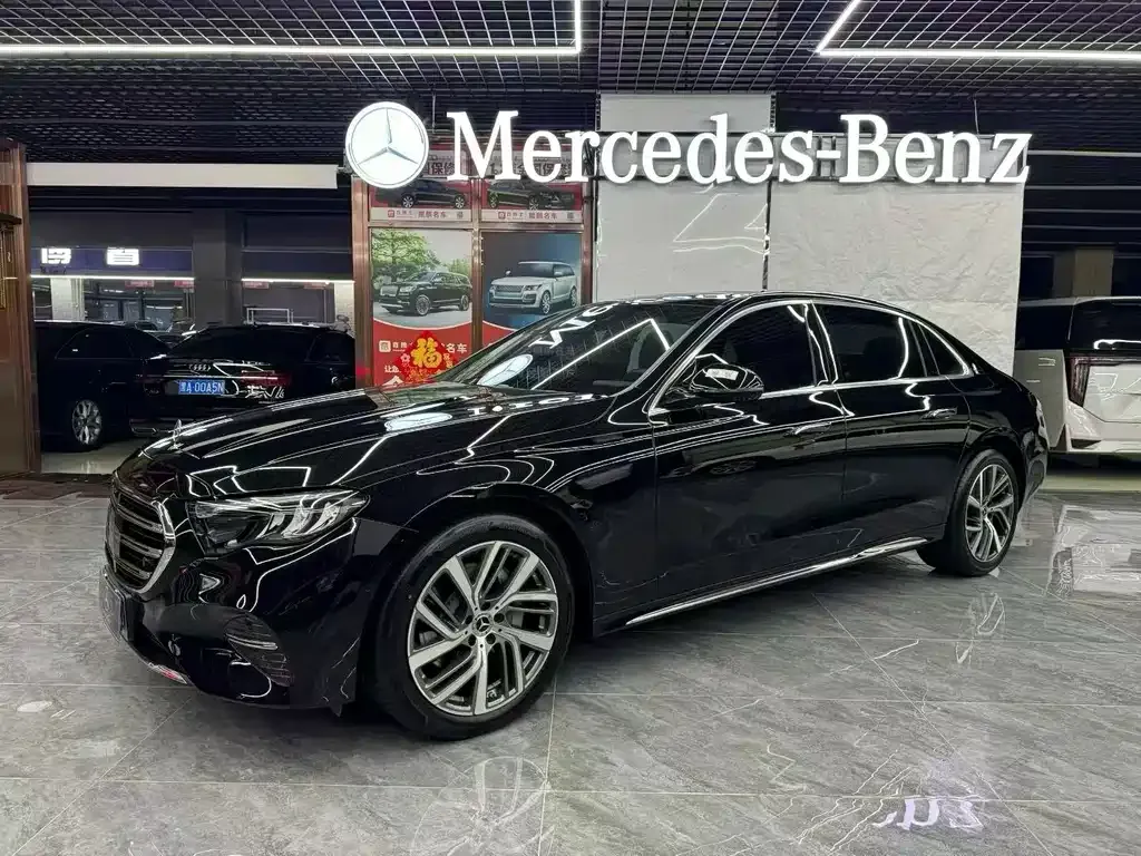 Mercedes-Benz E-Class — фото 1