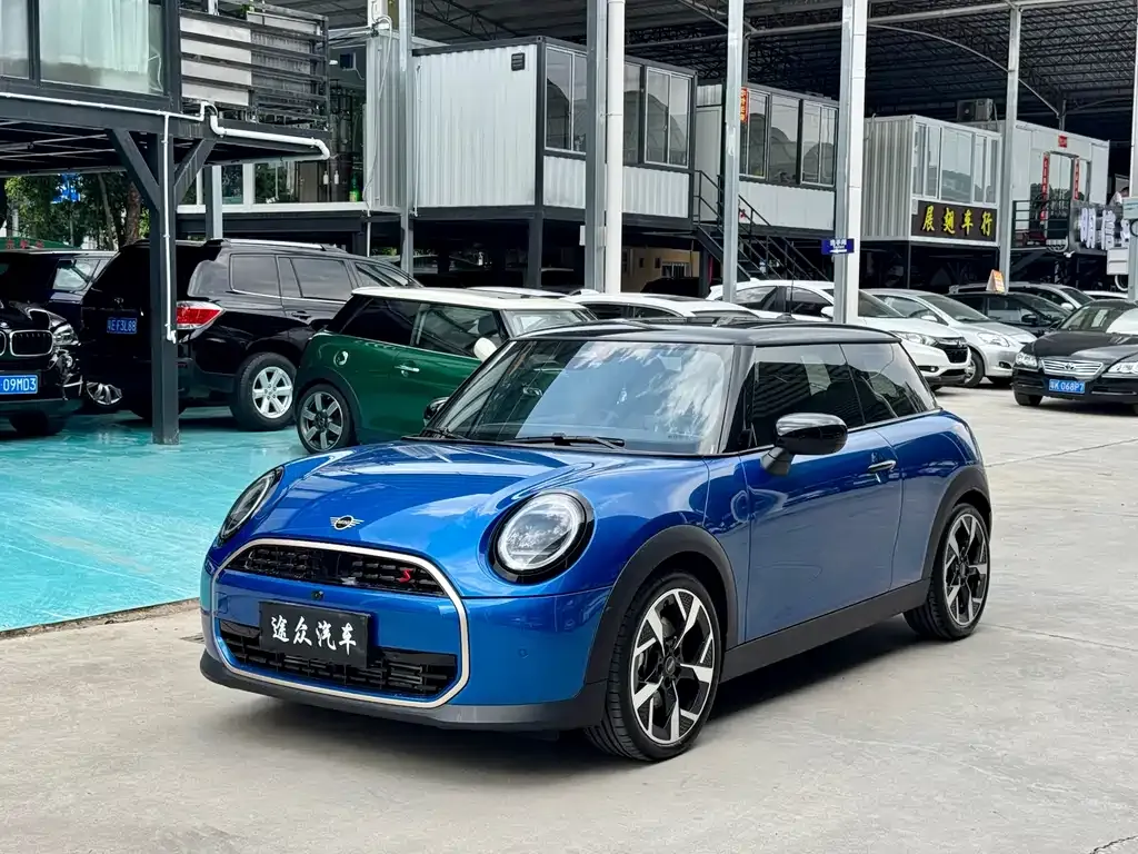 MINI Cooper (3-door) — фото 1