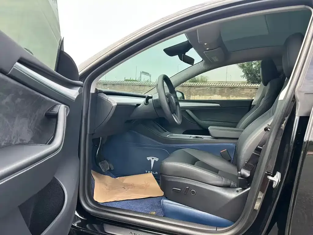 Tesla Model Y — фото 5