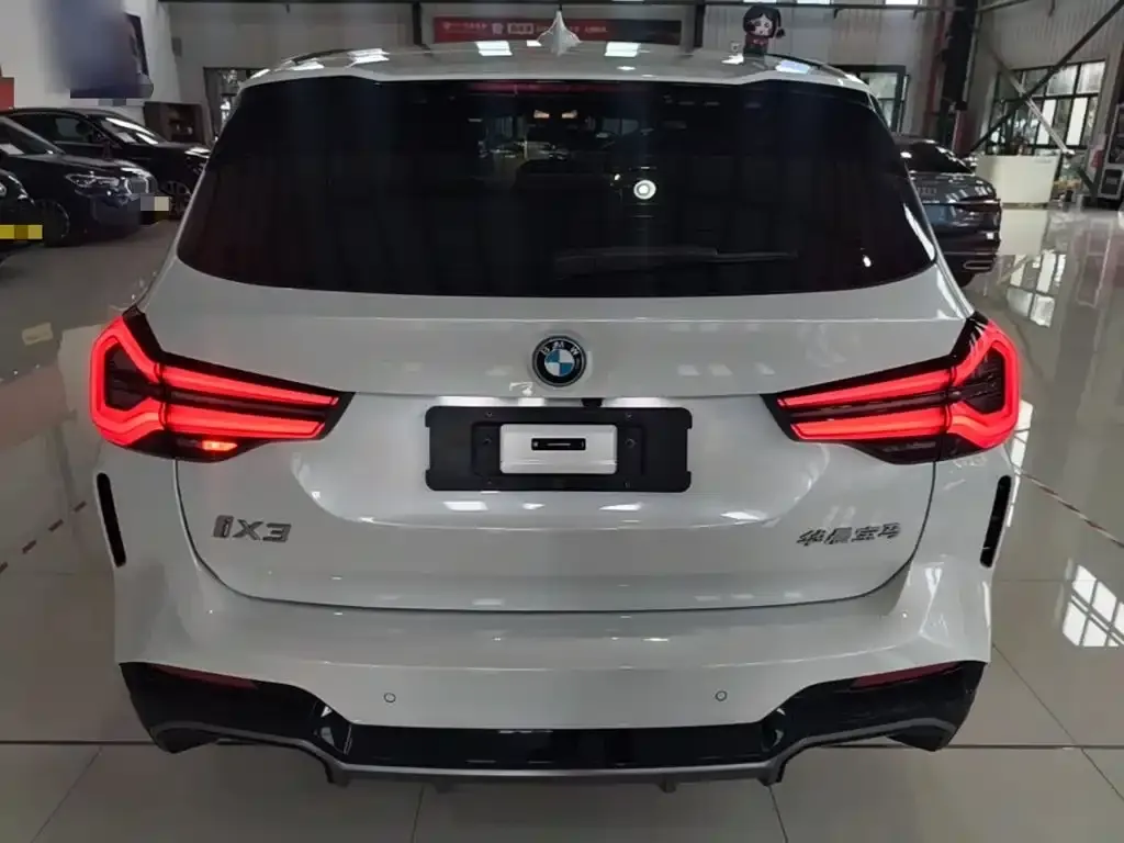 BMW iX3 — фото 2