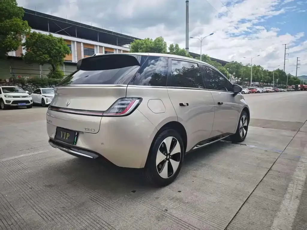 Baojun Yunduo — фото 7