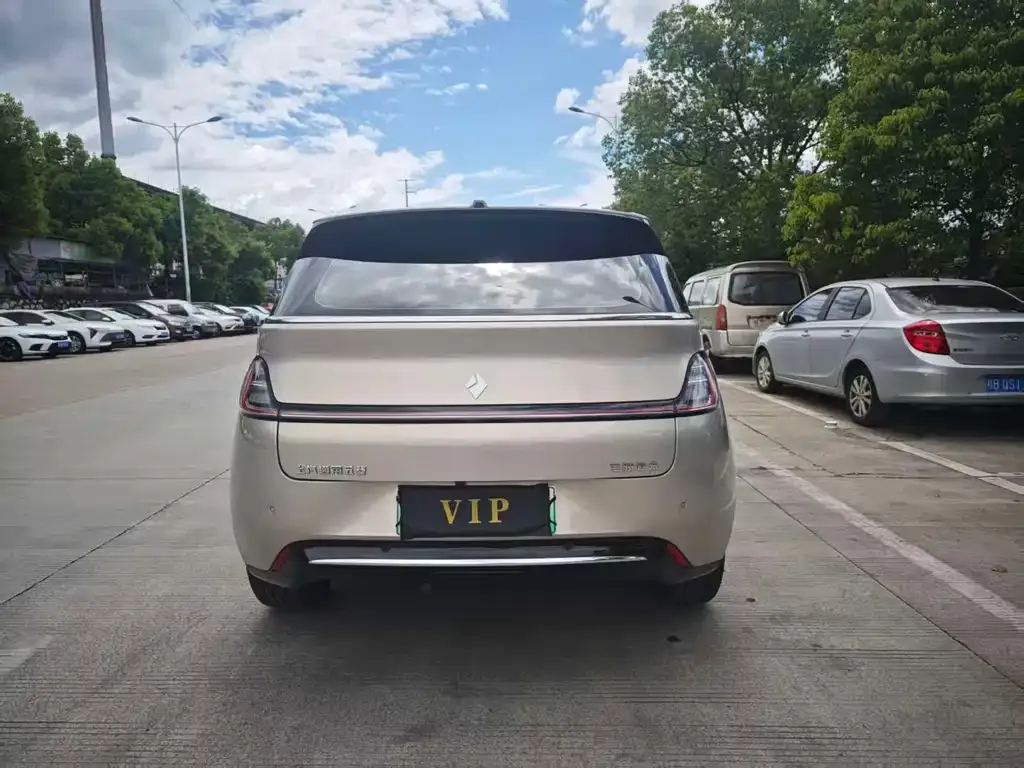 Baojun Yunduo — фото 3