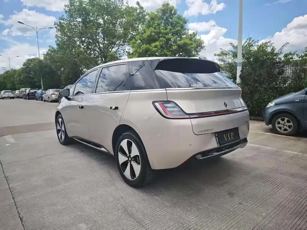 Baojun Yunduo — фото 2