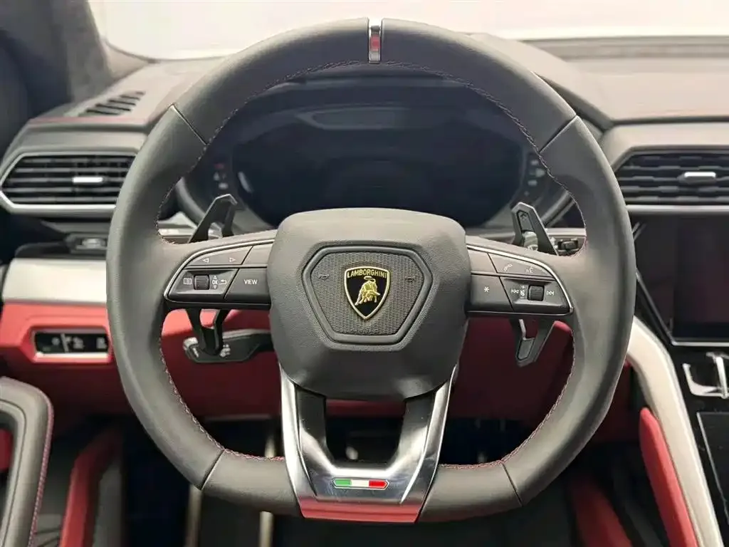 Lamborghini Urus — фото 8