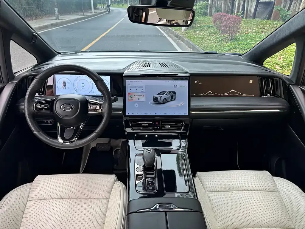 GAC Motor Trumpchi M8 — фото 10