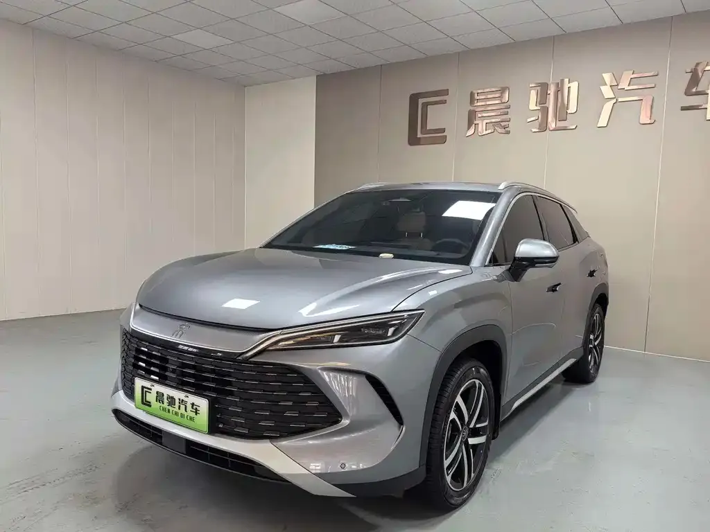 BYD L DM-i — фото 1