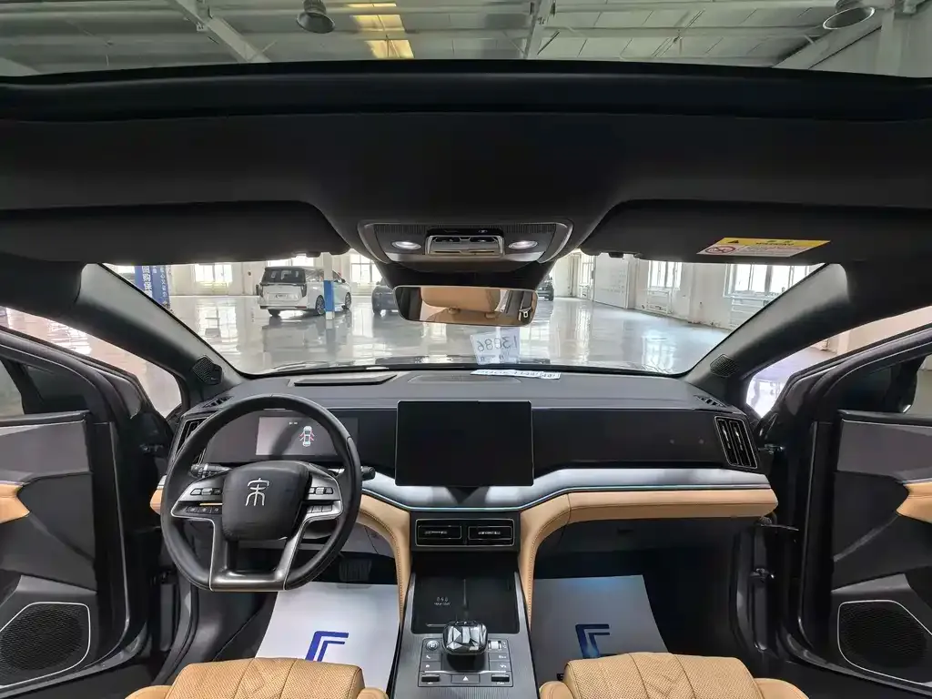 BYD L DM-i — фото 10