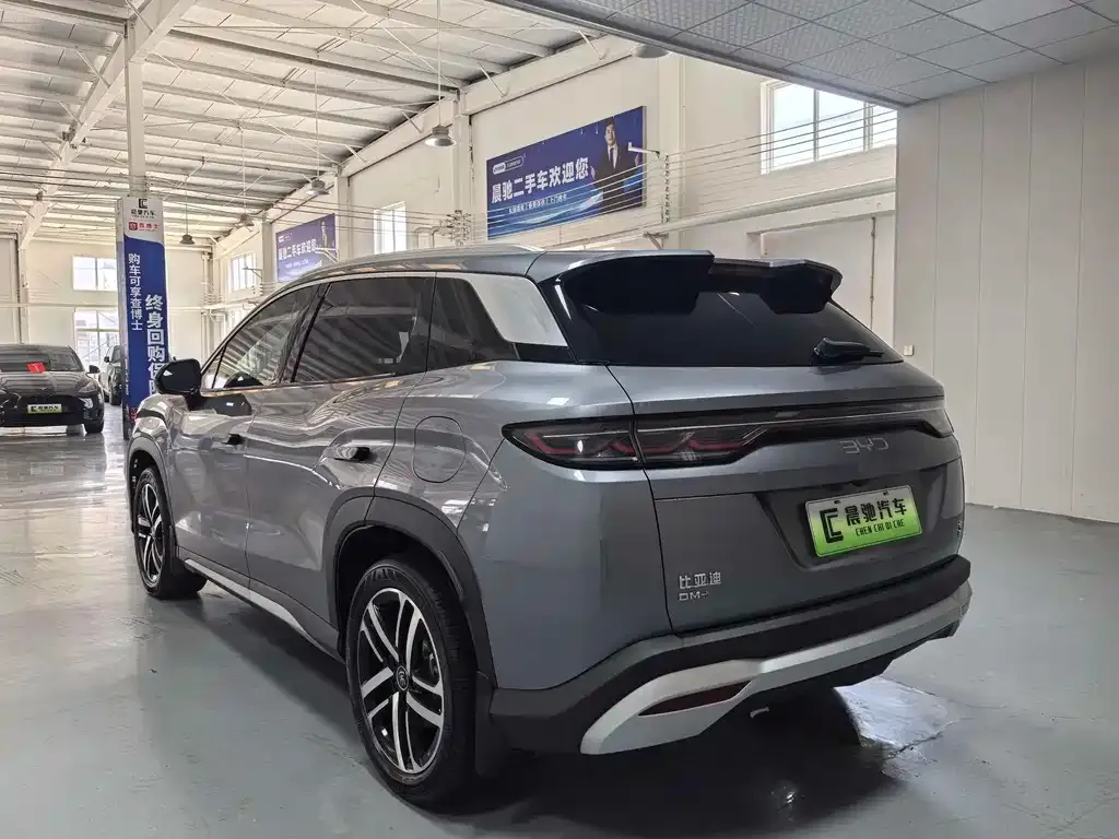 BYD L DM-i — фото 8
