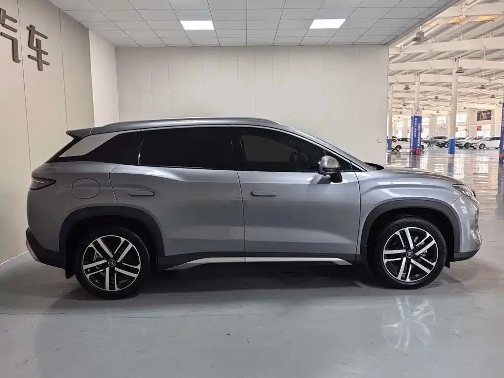 BYD L DM-i — фото 6