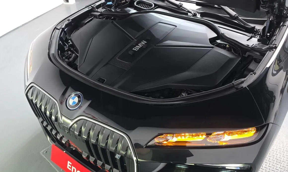 BMW i7 — фото 6