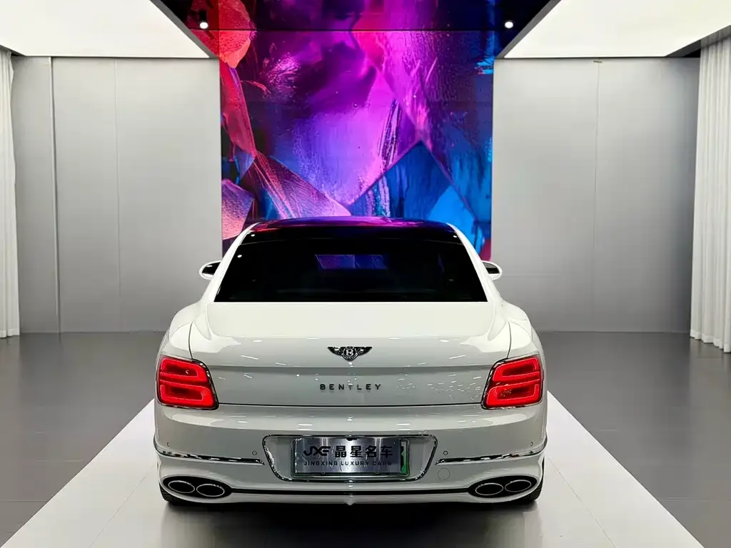 Bentley Flying Spur PHEV — фото 2