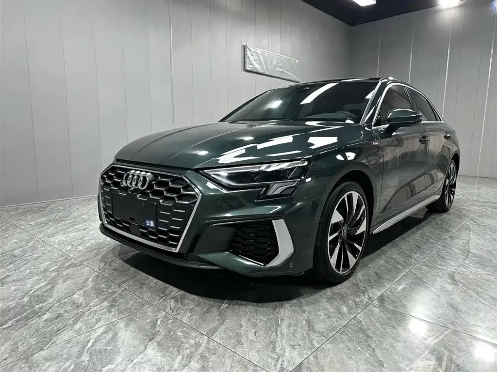 Audi A3 — фото 1