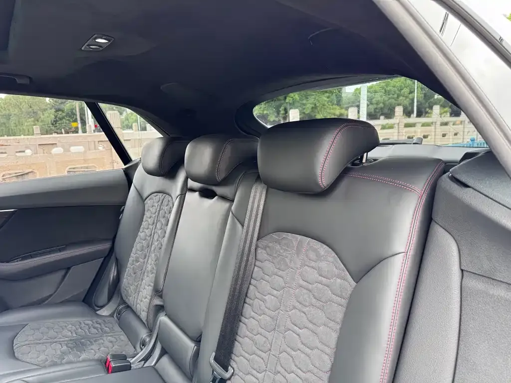 Audi Q8 2021 из CN, фото 3