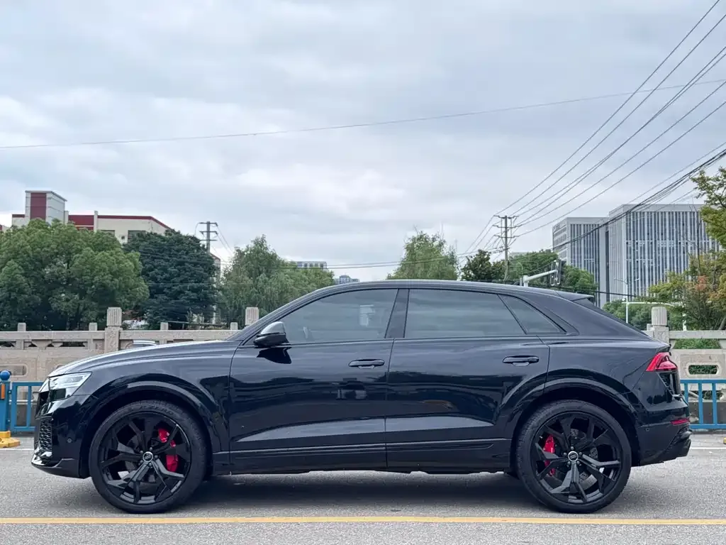 Audi Q8 2021 из CN, фото 7