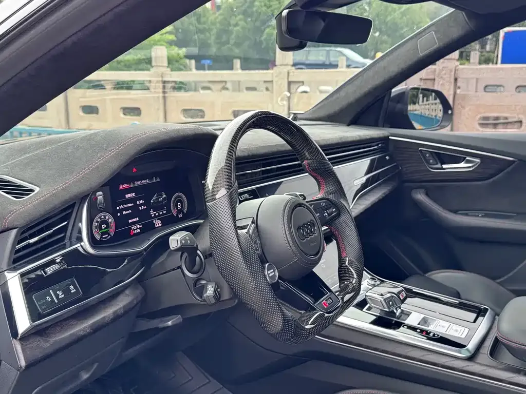 Audi Q8 2021 из CN, фото 8