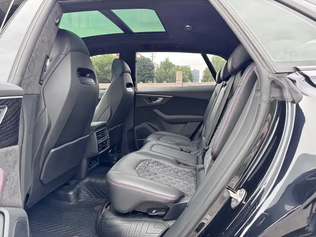 Audi Q8 2021 из CN, фото 5