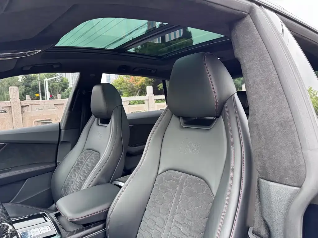 Audi Q8 2021 из CN, фото 4