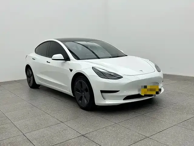 Tesla Model 3 — фото 10