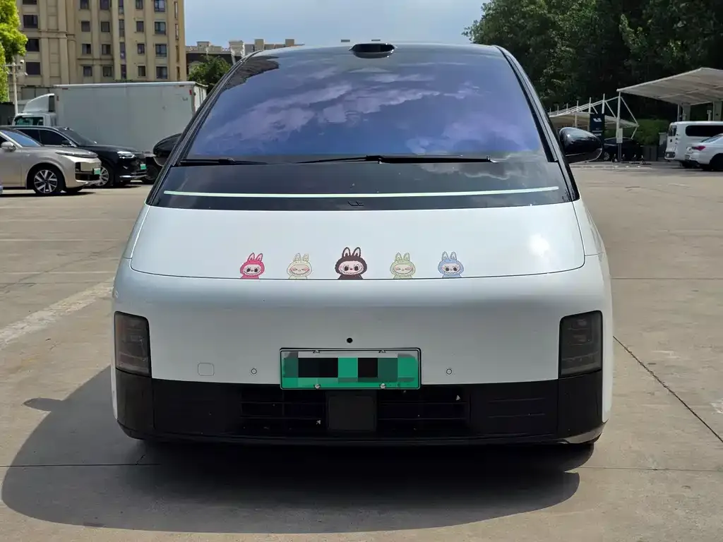Li Auto MEGA — фото 3