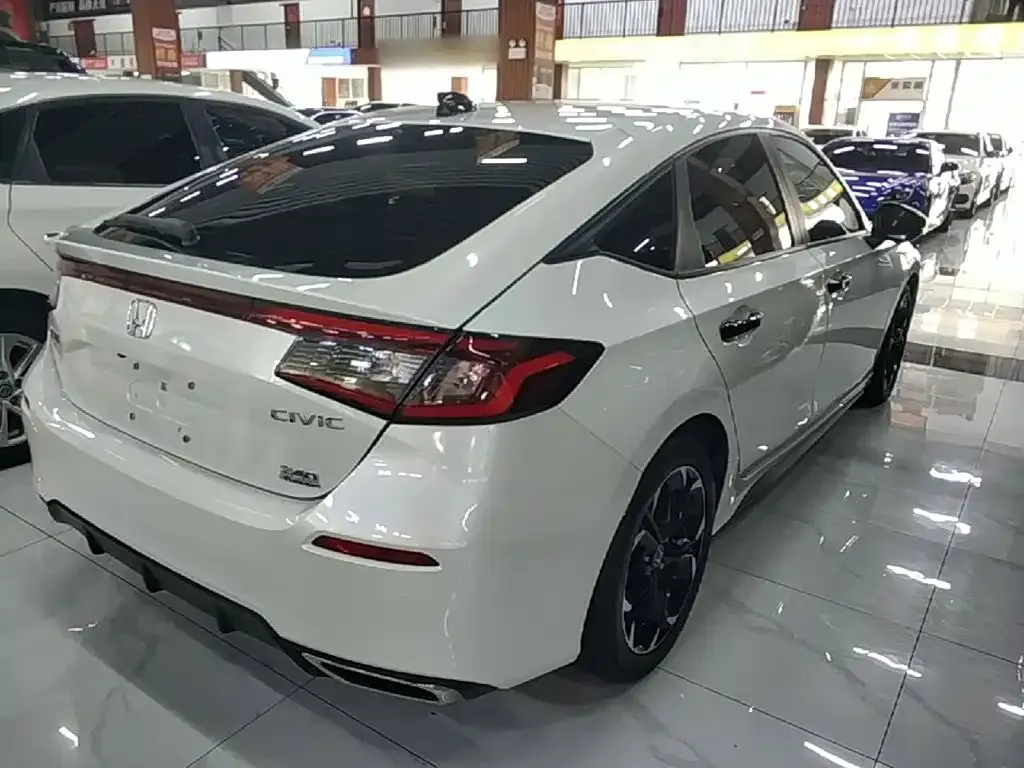 Honda Civic — фото 10