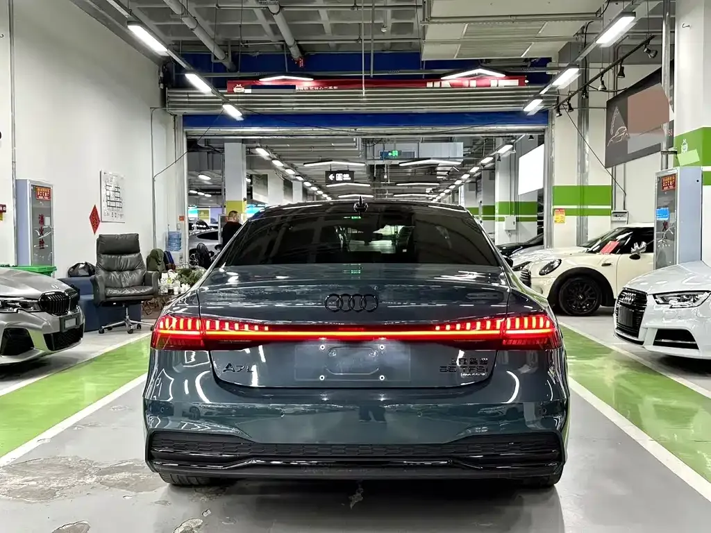 Audi A7L — фото 9