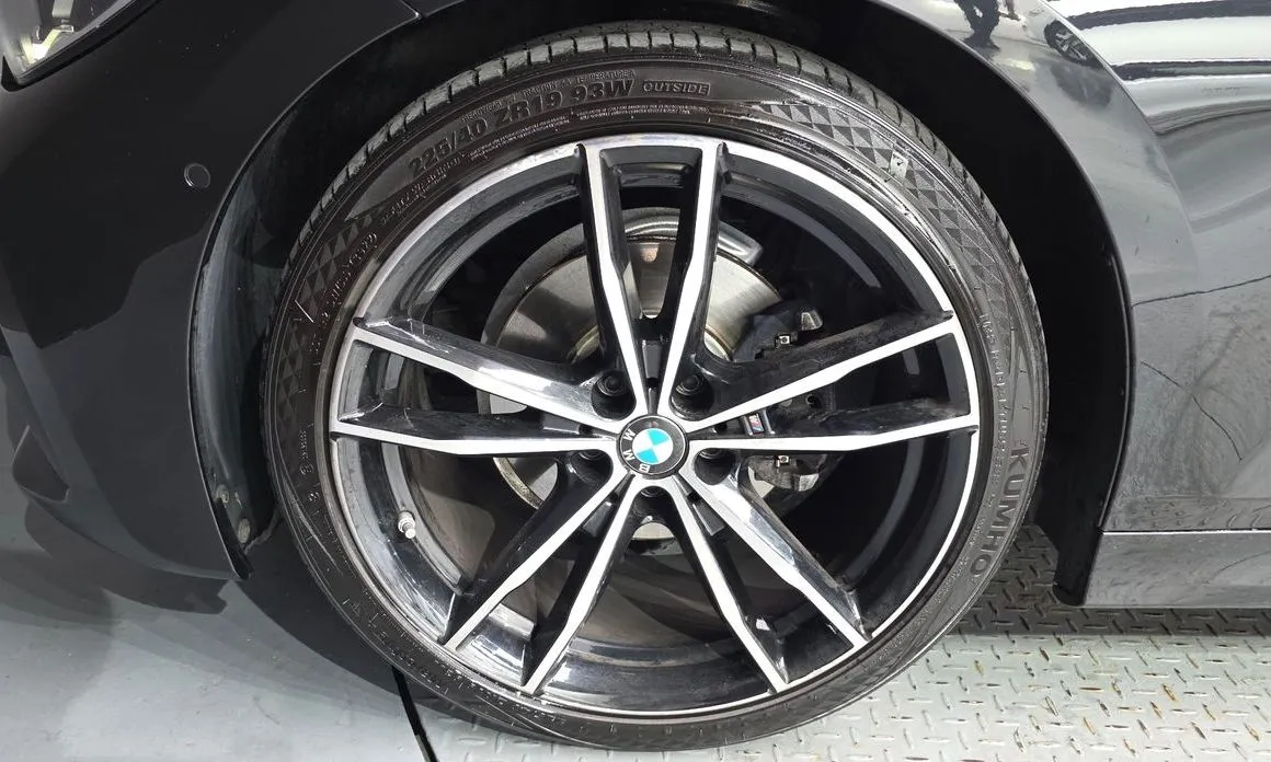 BMW 3-Series 2021 из KR, фото 10
