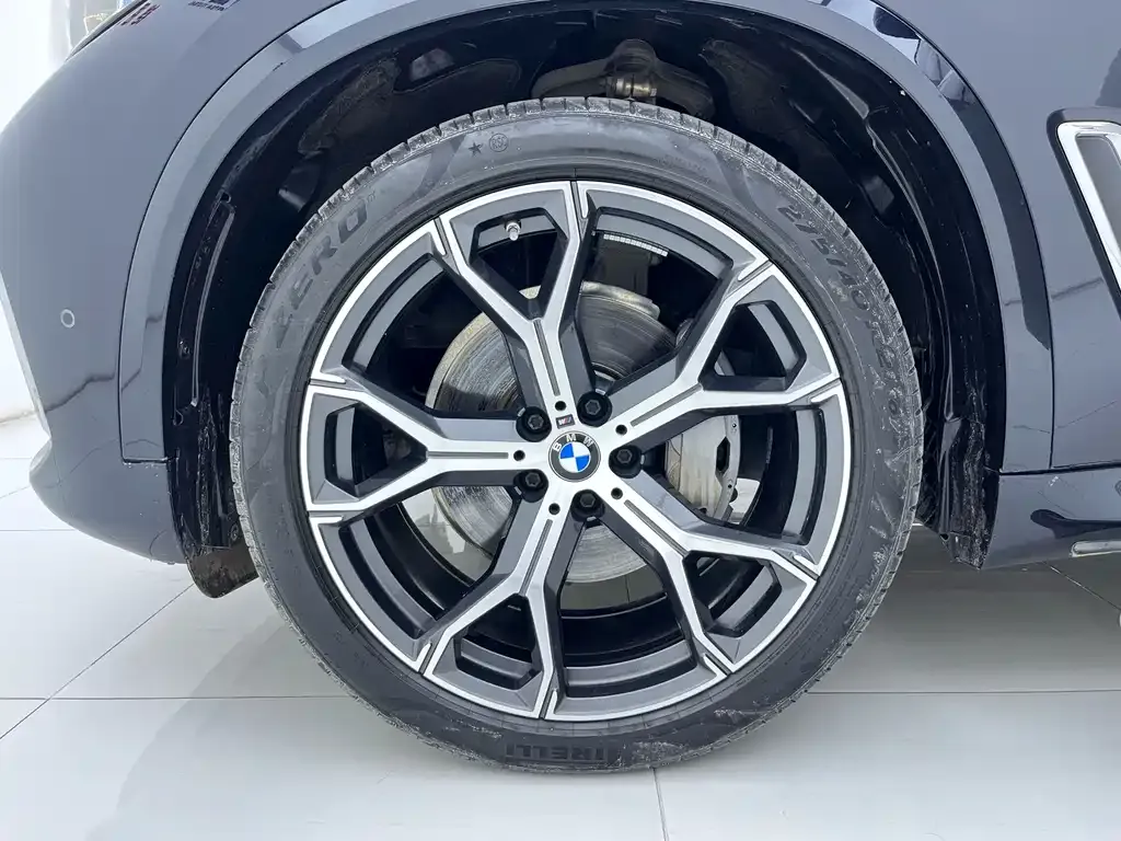 BMW X5 — фото 8