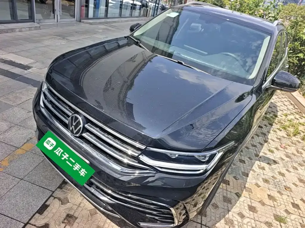 Volkswagen Tiguan L — фото 10