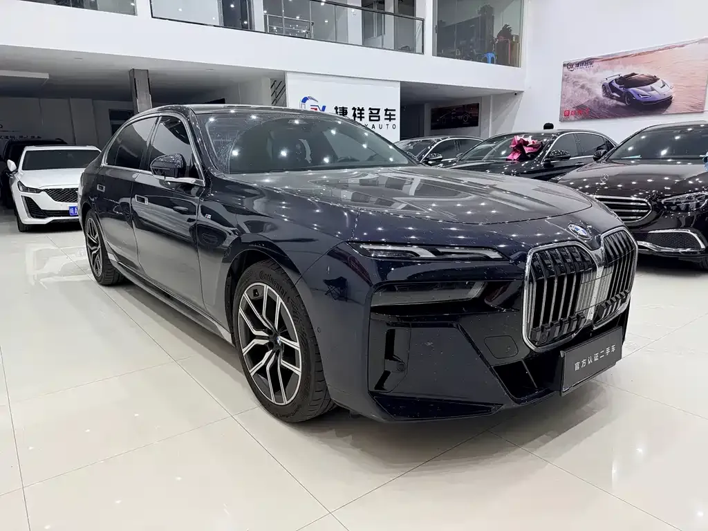 BMW 7 Series — фото 10