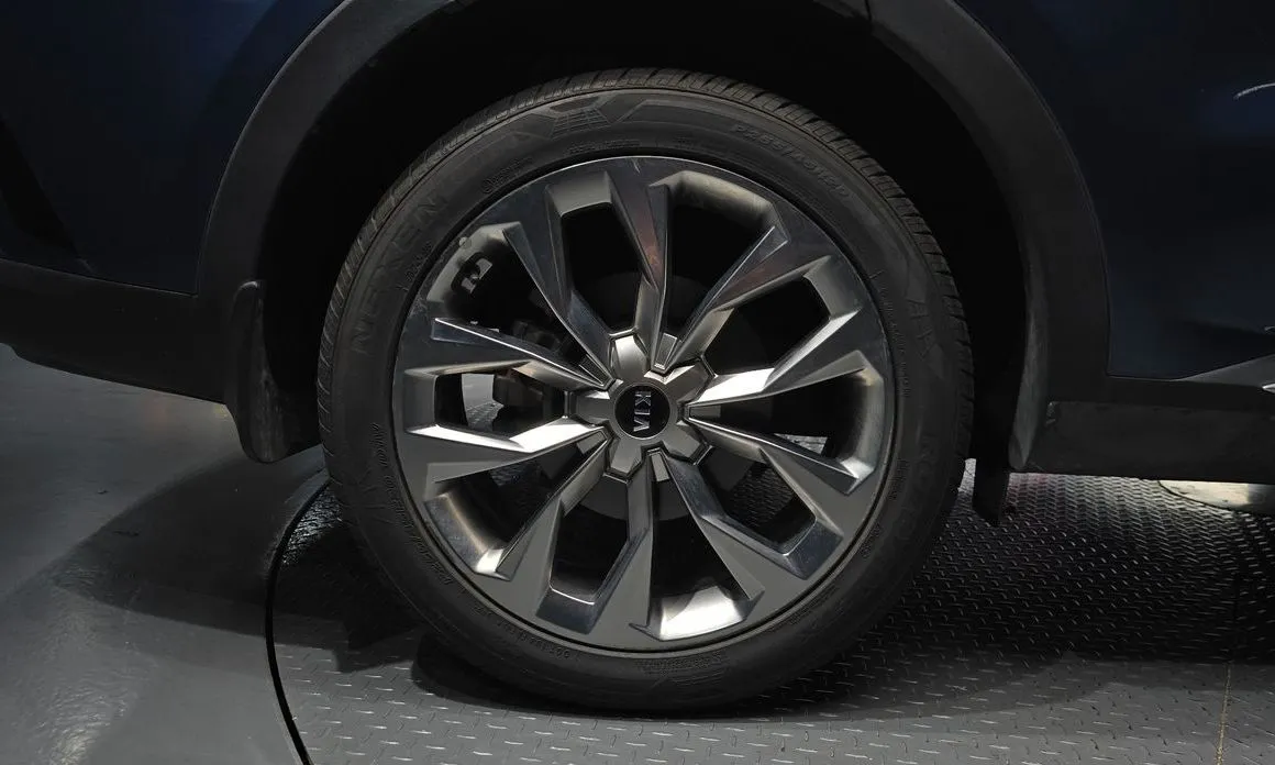 Kia Sorento — фото 3