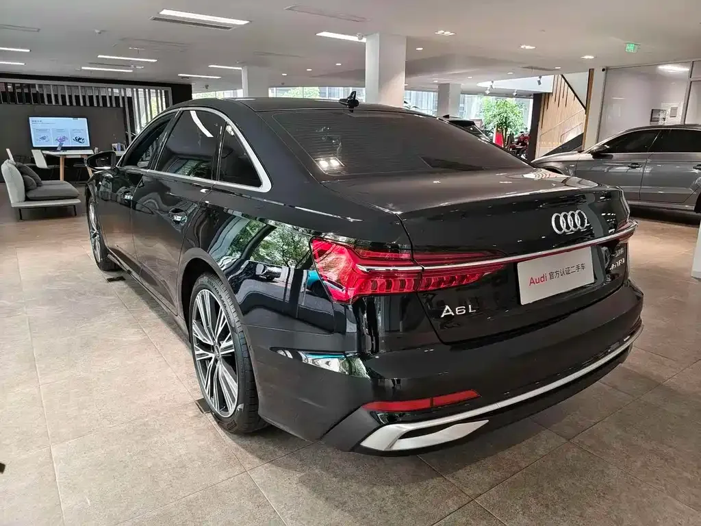 Audi A6L — фото 5