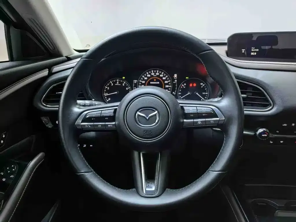 Mazda CX-30 — фото 8