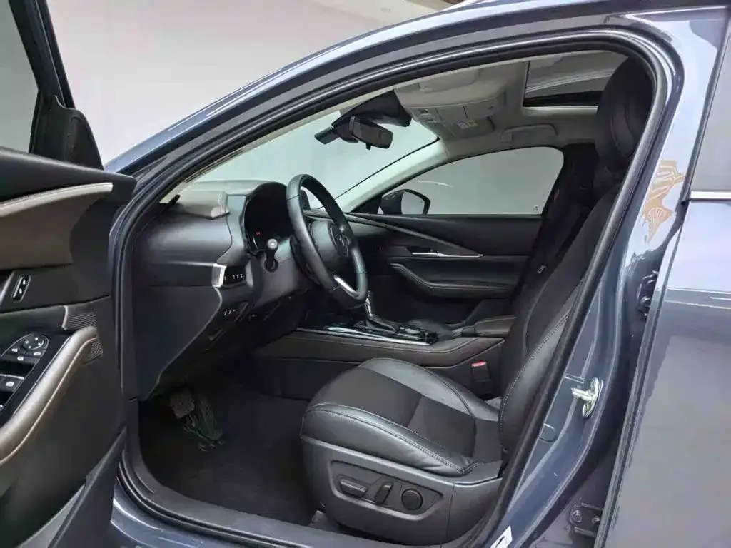 Mazda CX-30 — фото 10