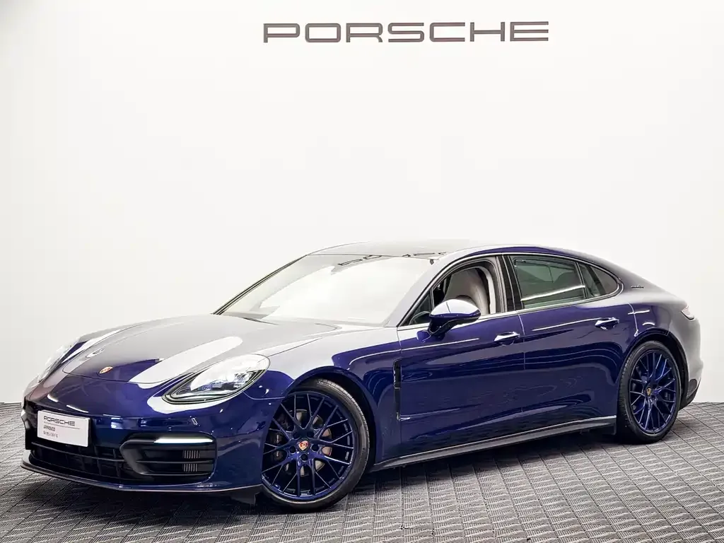 Porsche Panamera — фото 1