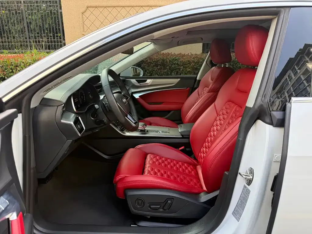 Audi A7 2024 из CN, фото 4