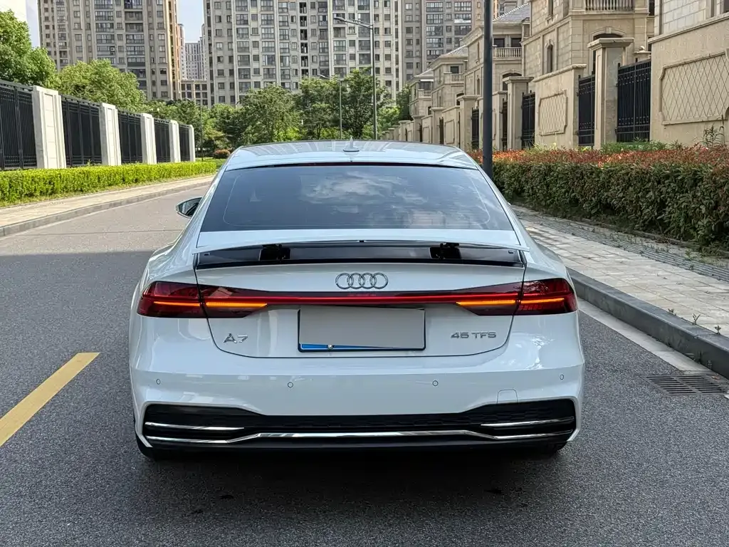 Audi A7 2024 из CN, фото 8