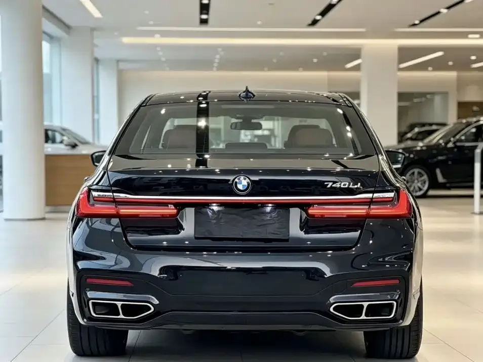BMW 7 Series — фото 2