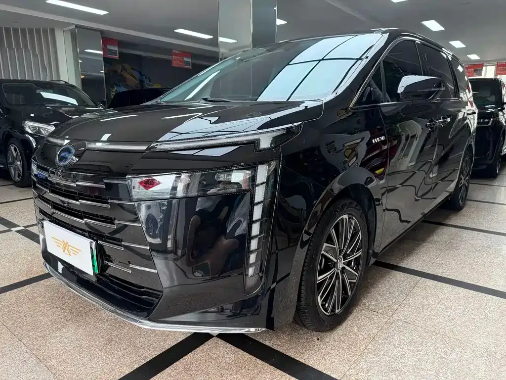 GAC Motor 传祺E8 PHEV — фото 1