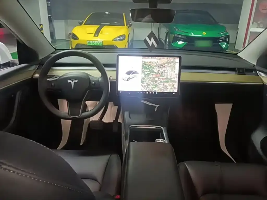 Tesla Model Y — фото 6