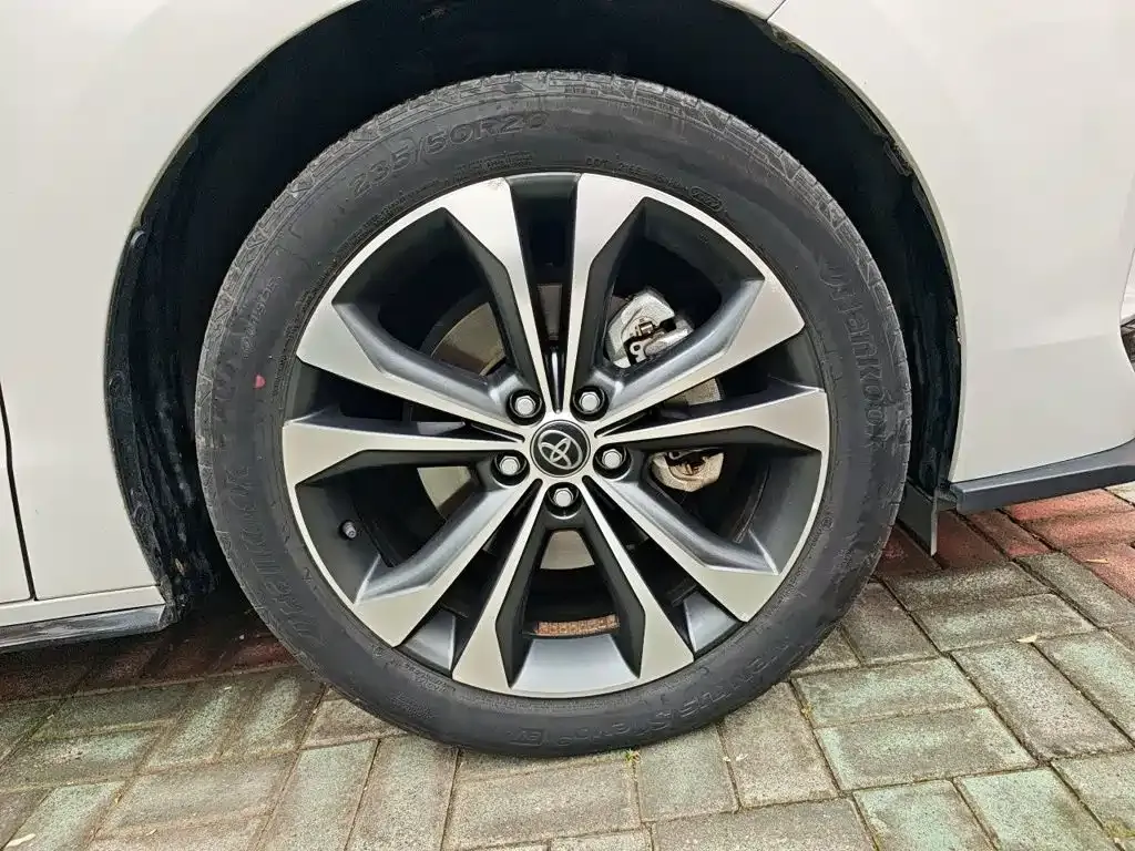 Toyota Granvia — фото 7