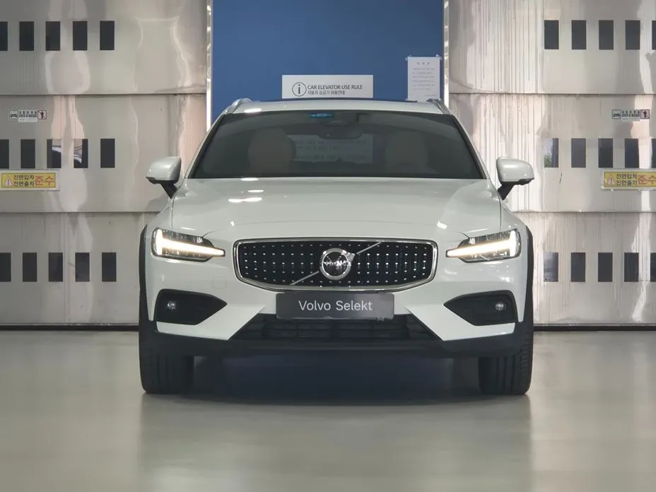 Volvo V60 2026 из KR, фото 5